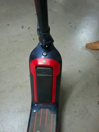 Patinete Eléctrico Red Bull Racing