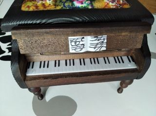 Piano Joyero Antiguo Hecho a Mano
