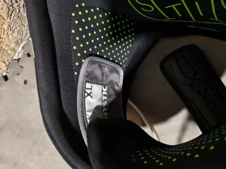 Equipo Kitesurf Completo: Tabla, Botas y Mochilas