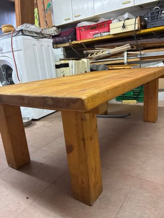 Mesa de madera rústica