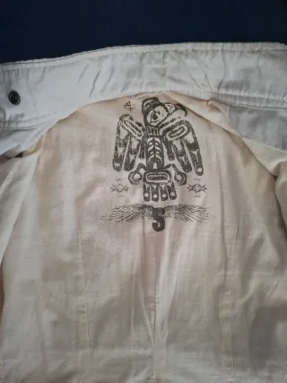 Cazadora Stradivarius entretiempo beige