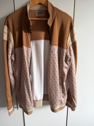 Chaqueta Guess Marrón Estampada