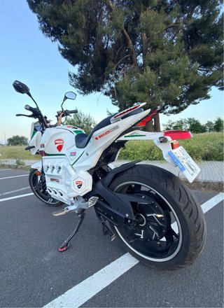 Moto Eléctrica 72V 6000W 100Ah