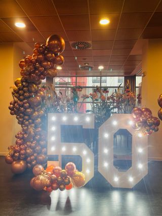 Empresa Dcoramelo decoraciones con globos y evento