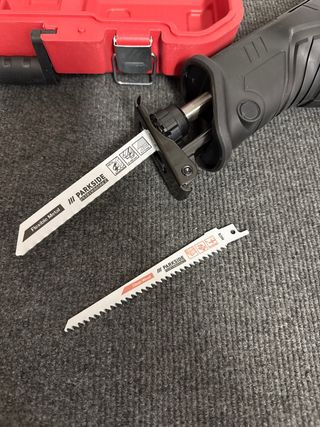 Sierra de sable Parkside 20V (sin cargador)