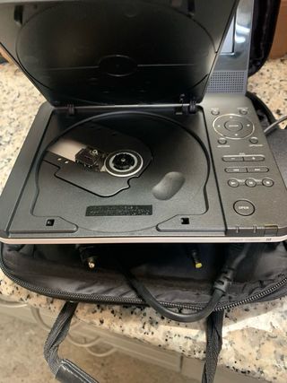 Reproductor DVD y CD Portátil Sony Como Nuevo