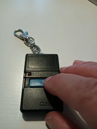 Mando Garaje CLEMSA Negro