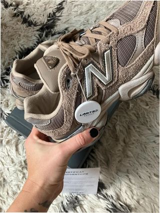 New Balance 9060 Mushroom Timberwolf EU41.5