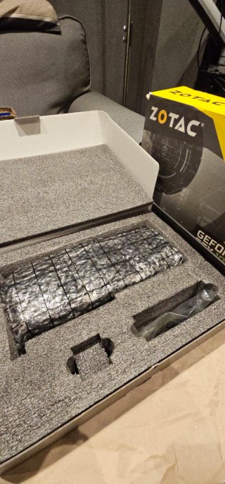 Zotac Nvidia Geforce GTX 1080 ti 11 gb con caja