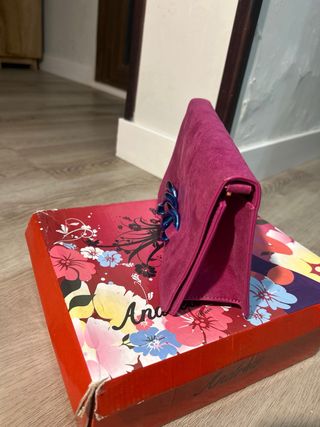 Tacones de terciopelo a juego con bolso