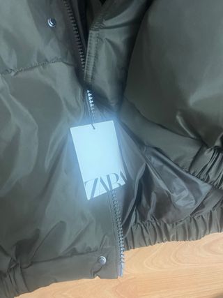 Chaqueta Zara verde acolchada