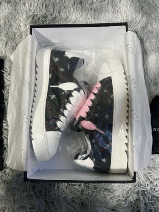 Numeris Zapatillas Talla 42 Negras y Blancas Nuevo