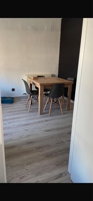 Mesa de comedor y 4 sillas