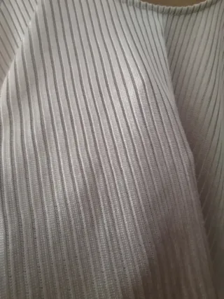 Camiseta tirantes dorada Stradivarius