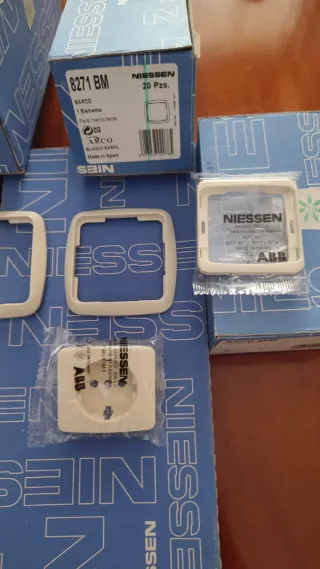 Niessen Arco Marfil, Marcos Teclas Tapas