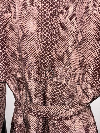 Gabardina Adolfo Dominguez Estampado Serpiente