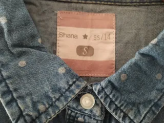 Camisa vaquera sin mangas de lunares