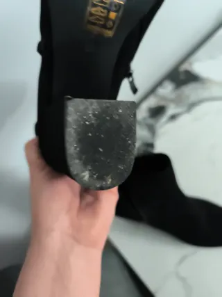 Botines negros con moña