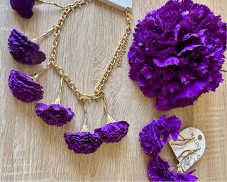 Lote Flamenca: Collar pendientes y Flores