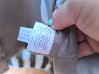 Cazadora plateada con pelo