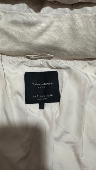 Abrigo Zara Beige con Capucha