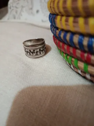 Anillo de plata con diseño