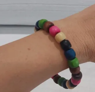 Pulseras de madera.