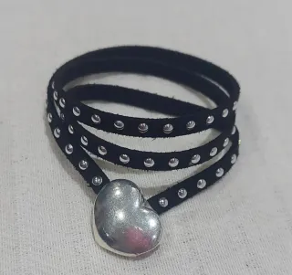 Pulseras de tres vueltas.