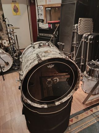 Bombo Pearl 22  Vinilado