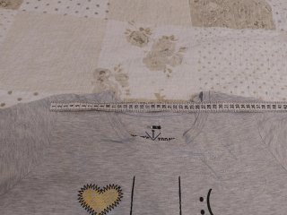 T-shirt grigia con stampa