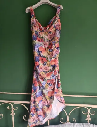Vestido midi asimétrico multicolor