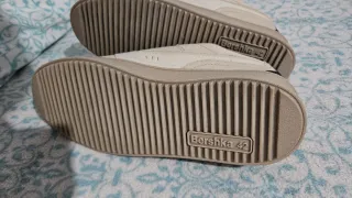 Zapatillas Bershka Beige y Negras Talla 42