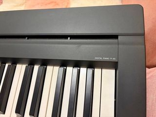 Piano Digital Yamaha P45 con Soporte