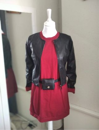 Sudadera larga negra con cinturón minibolso