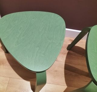 Juego de 2 taburetes de madera verdes