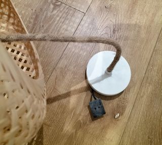 Lámpara de techo de bambú tejida