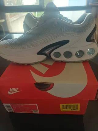 Nike Air Max DN Gris/Blanco