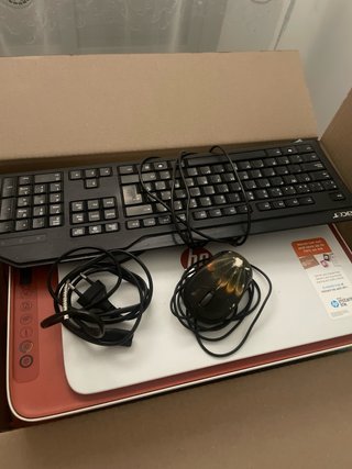 Ordenador de mesa Acer Aspire negro con pantalla