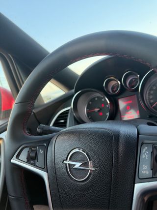 Opel Astra 2011