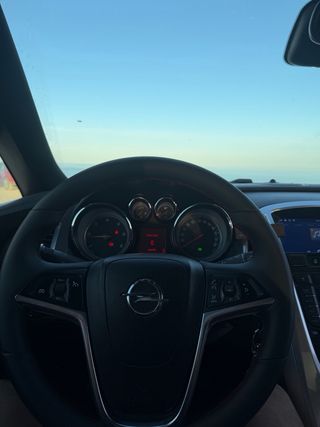 Opel Astra 2011
