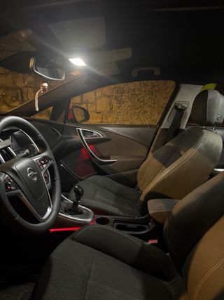 Opel Astra 2011