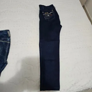 Pantalones vaqueros oscuros de talle alto