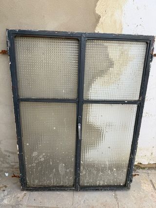 Ventana de hierro con cristal