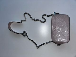 Bolso Guess rosa estampado