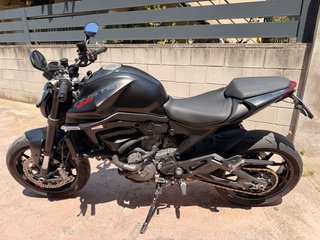 Ducati Monster 937 Negra