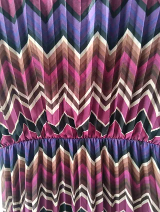 Vestido vintage estampado zig-zag