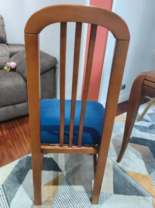 Sillas de comedor de madera y tela