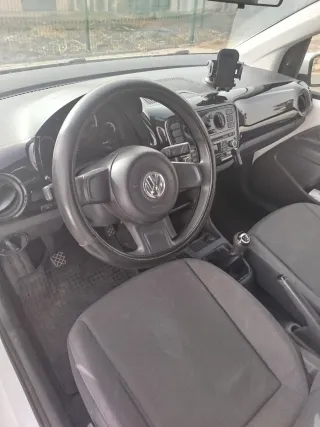 Volkswagen up! 2014