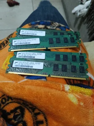 4x Módulos RAM 1GB DDR2 Micron