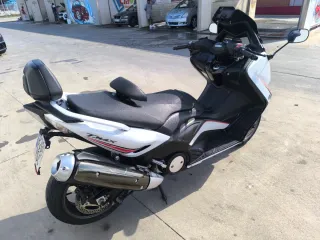 Yamaha T-max 530